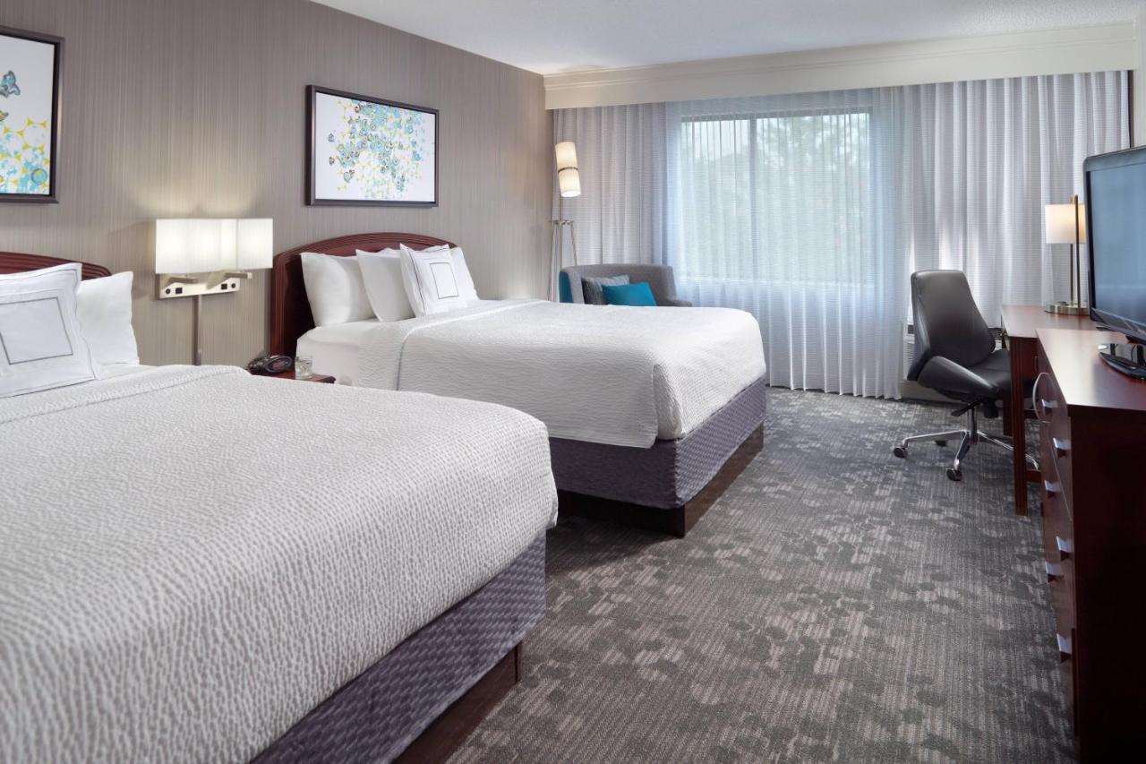 Courtyard By Marriott Atlanta Alpharetta Hotel Exterior foto