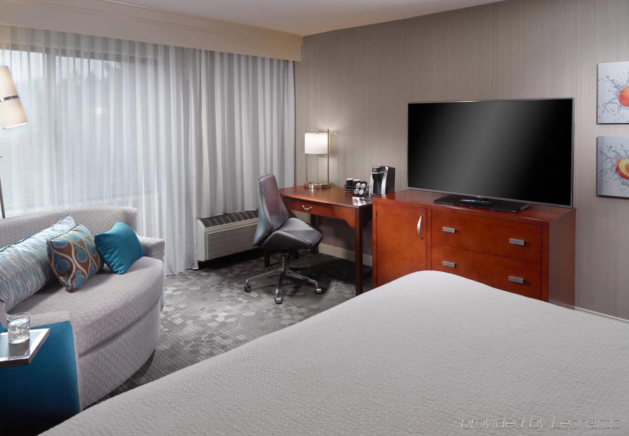 Courtyard By Marriott Atlanta Alpharetta Hotel Exterior foto